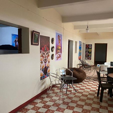 Отель Mil Mascaras Oaxaca Экстерьер фото