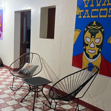 Отель Mil Mascaras Oaxaca Экстерьер фото